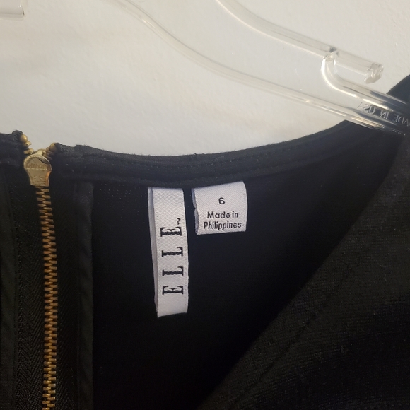 Elle Black Dress - Picture 4 of 5